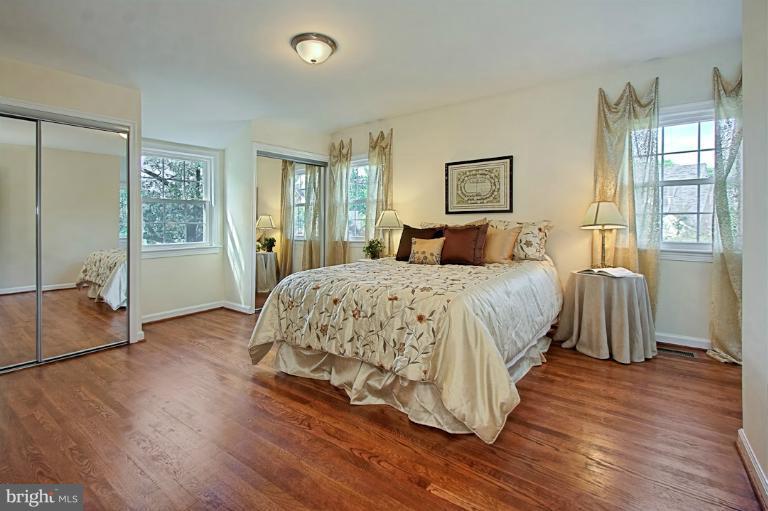 2137 North Courthouse Road Arlington, VA 22201 - Photo 10 of 30 Bedroom (Master)