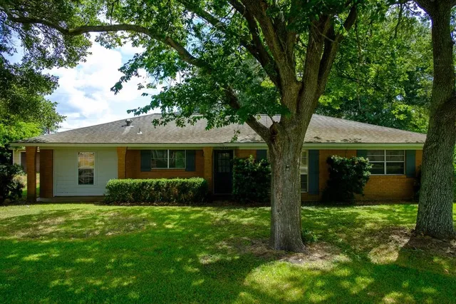 $2,000 | 9231 Kostelnik Street, Needville, TX 77461