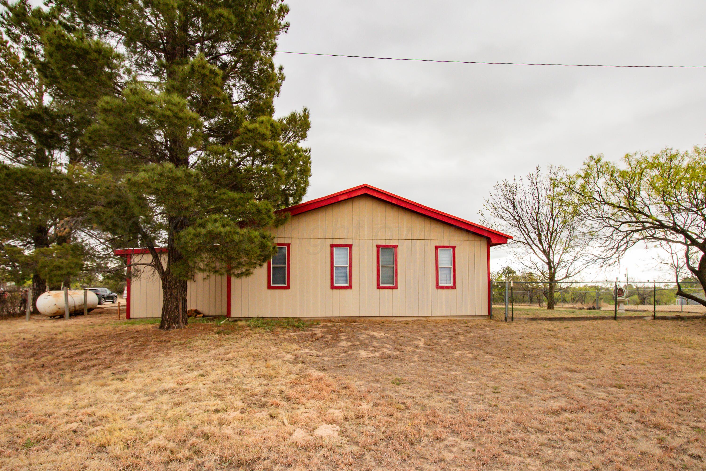 151 Barracuda Howardwick, TX 79226 - Photo 3 of 31 003