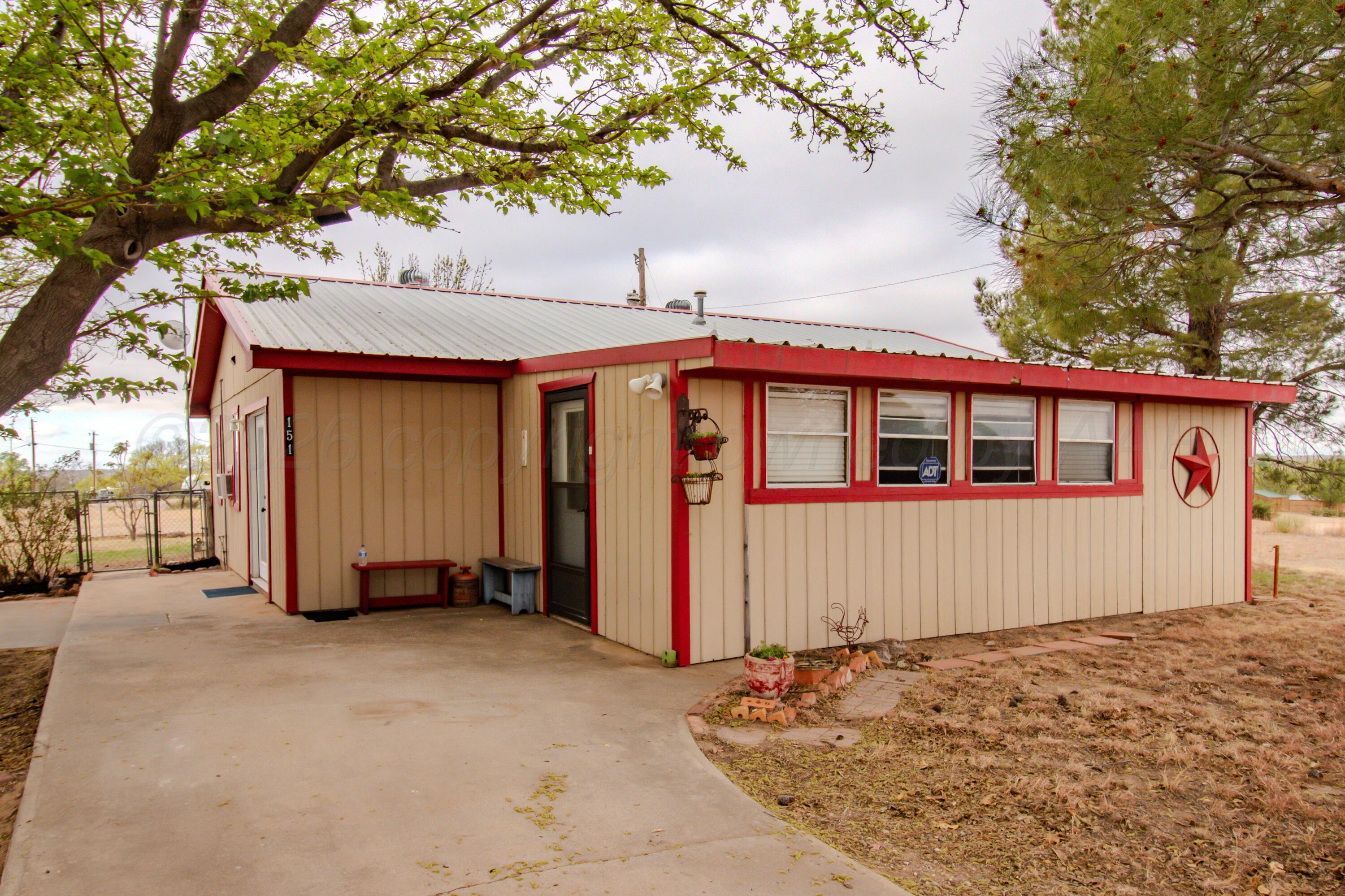 151 Barracuda Howardwick, TX 79226 - Photo 4 of 31 004