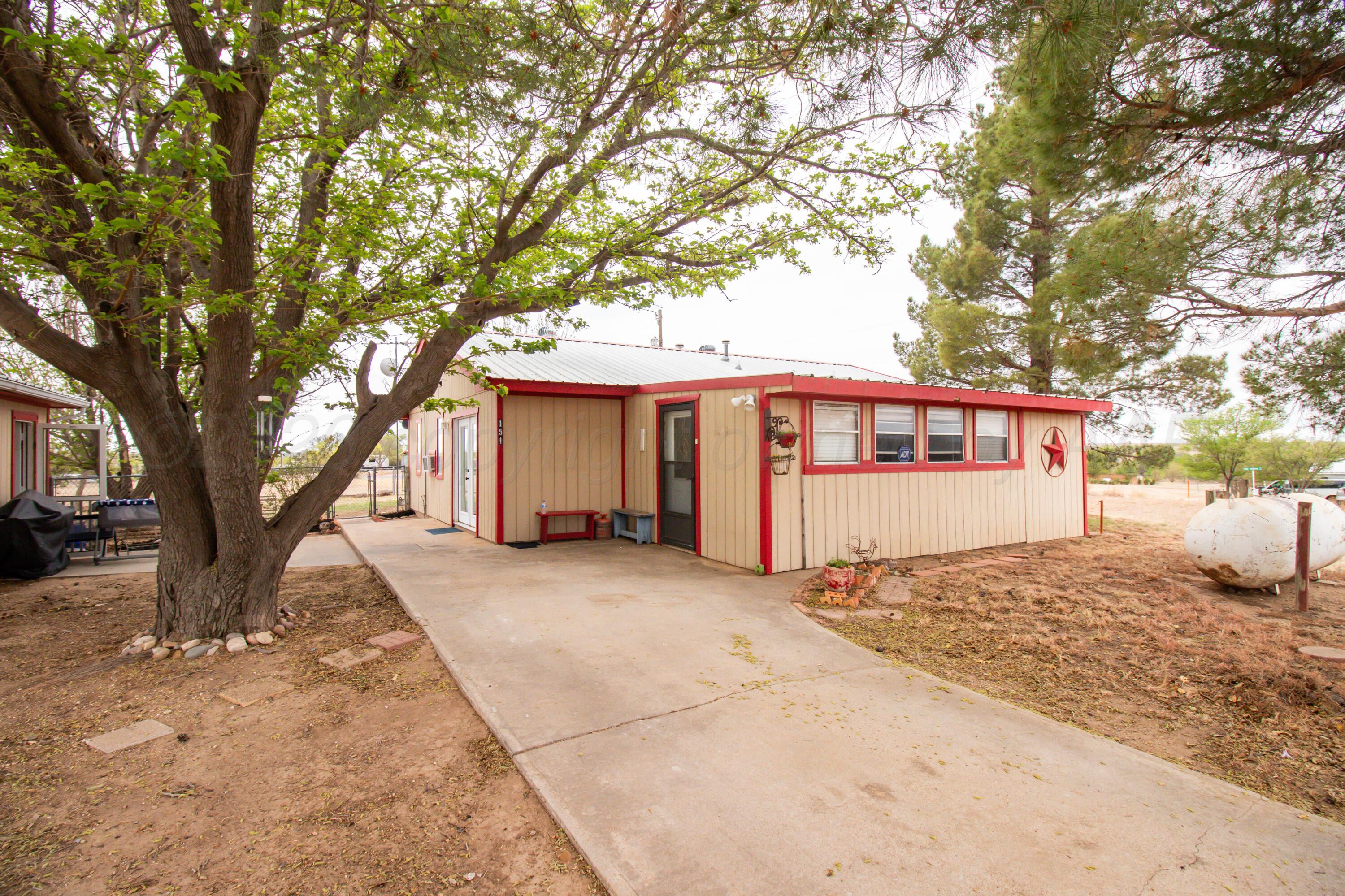 151 Barracuda Howardwick, TX 79226 - Photo 5 of 31 005