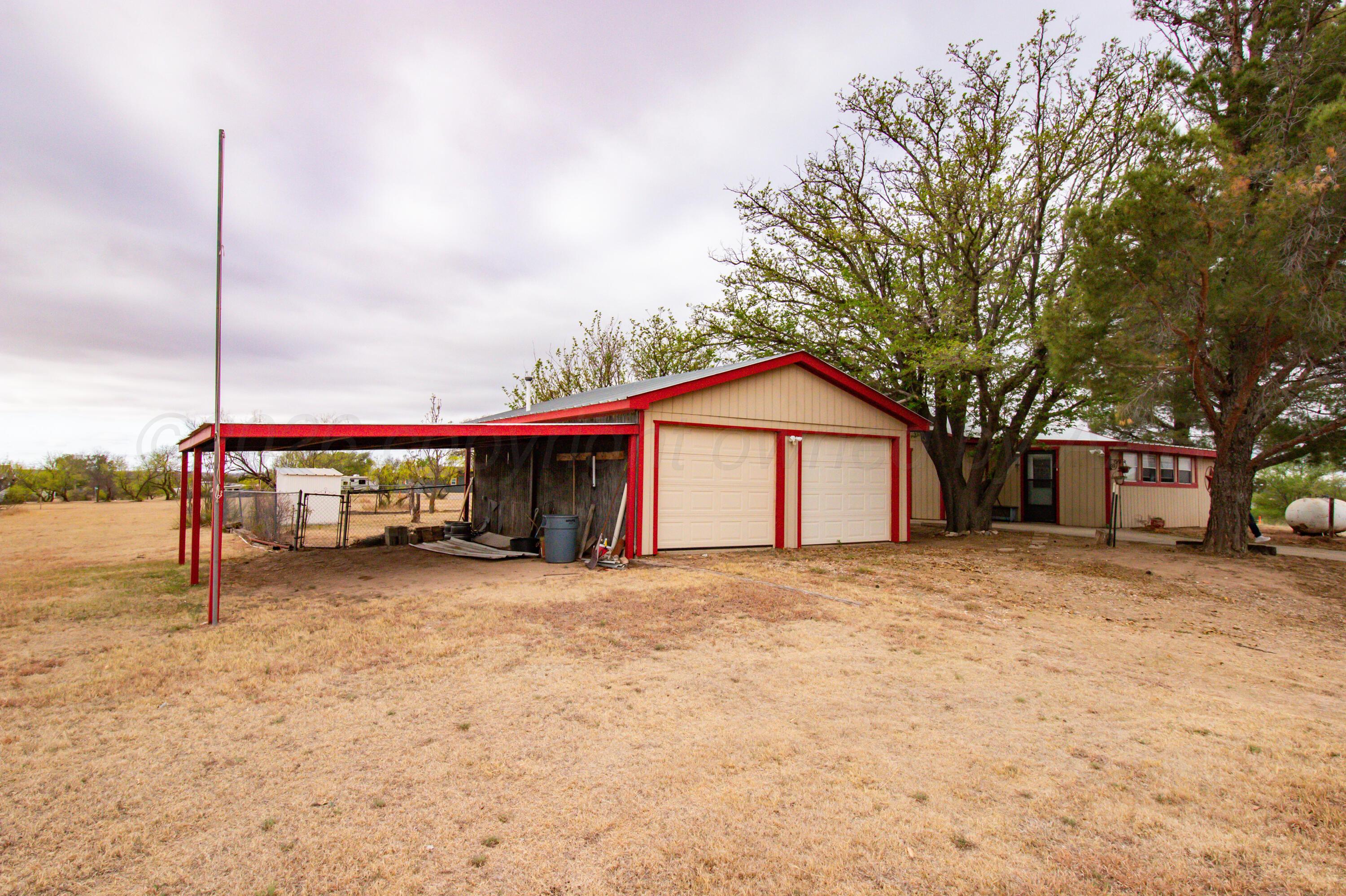 151 Barracuda Howardwick, TX 79226 - Photo 6 of 31 006