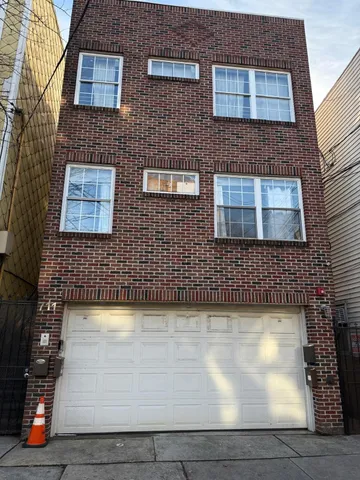 $3,100 | 711 7th Street, Unit 1, Union City, NJ 07087