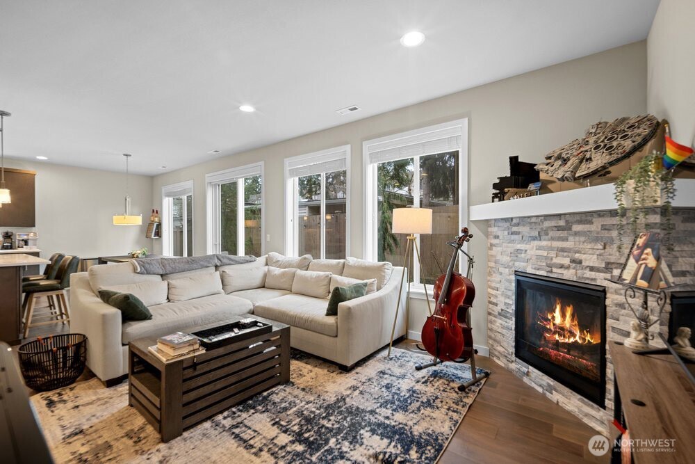 8609 244th Street Southwest, Unit 11 Edmonds, WA 98026 - Photo 4 of 35