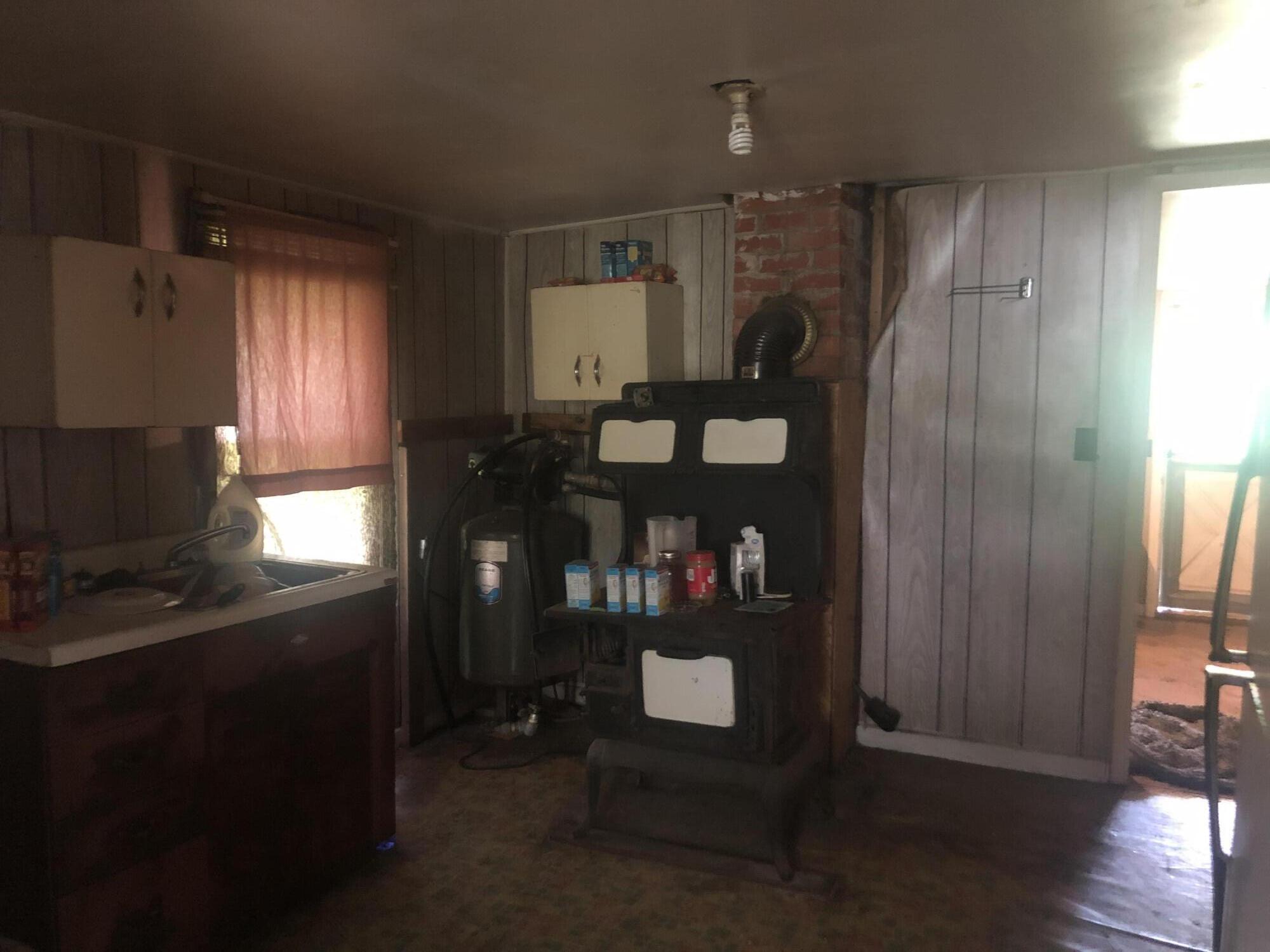 144 Whittemore Road Hampton, TN 37658 - Photo 5 of 8 55F40DD2-D091-4D3F-9435-14075E26D947