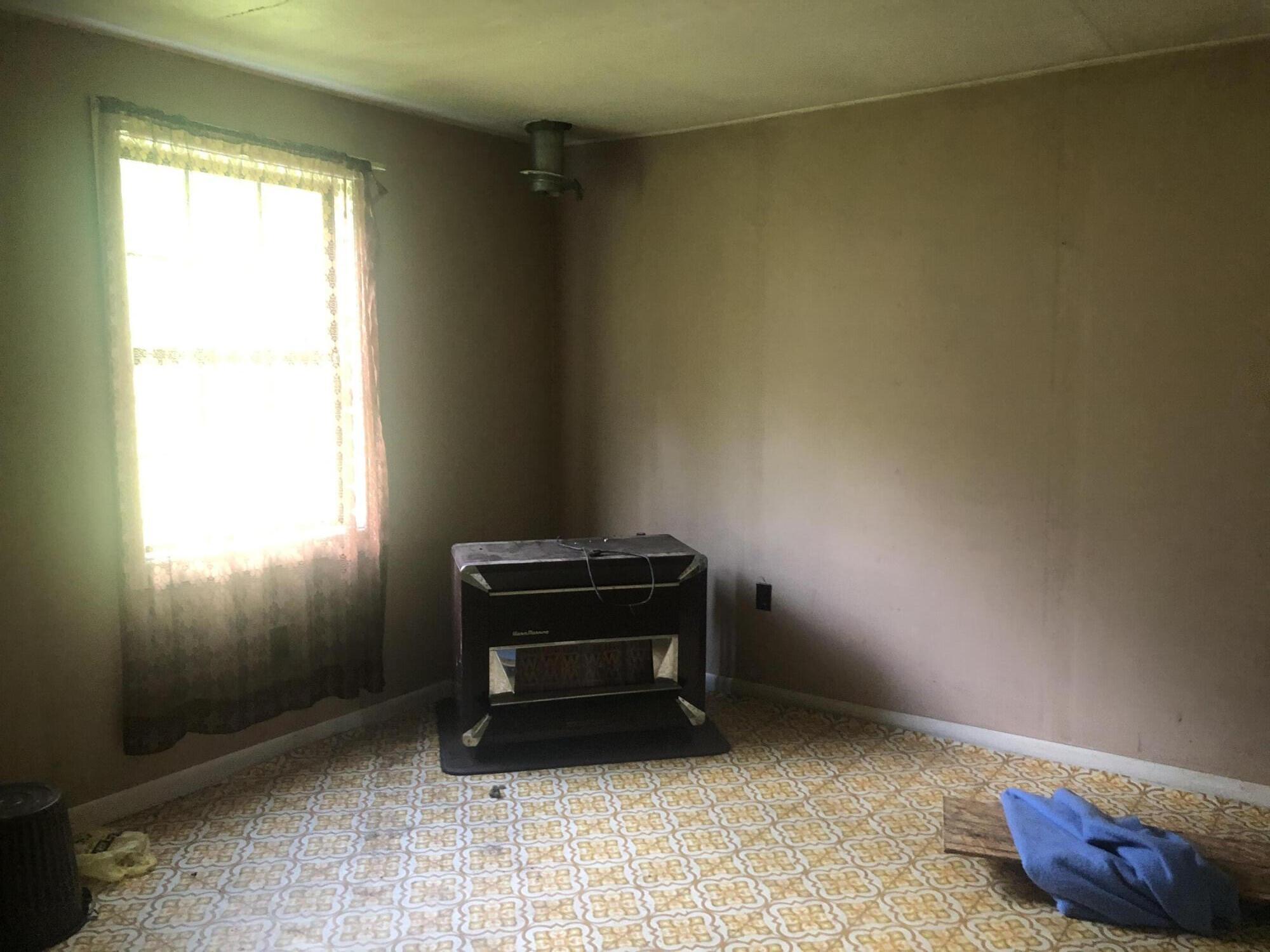 144 Whittemore Road Hampton, TN 37658 - Photo 6 of 8 9862074F-6384-4DFC-AA0C-38CE7FEB3FCC
