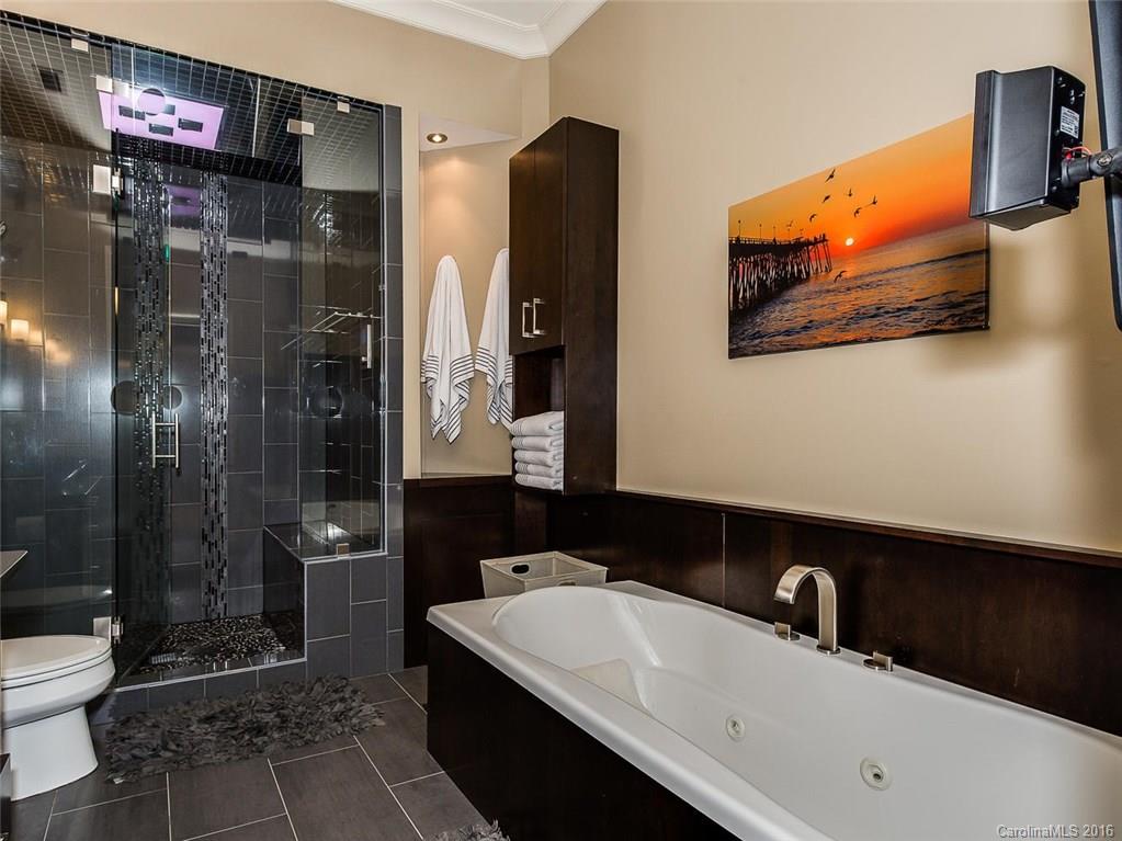229 Queens Road, Unit 229 Charlotte, NC 28204 - Photo 16 of 24 Gallery Image 16