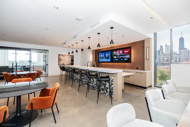 $2,500 | 808 North Cleveland Avenue, Unit 1608, Chicago, IL 60610