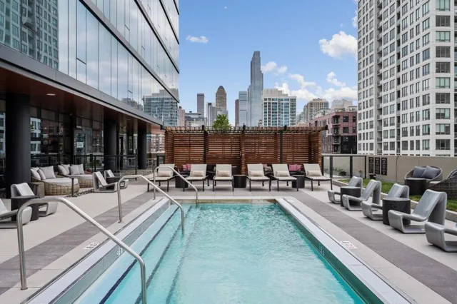 $2,500 | 808 North Cleveland Avenue, Unit 1608, Chicago, IL 60610