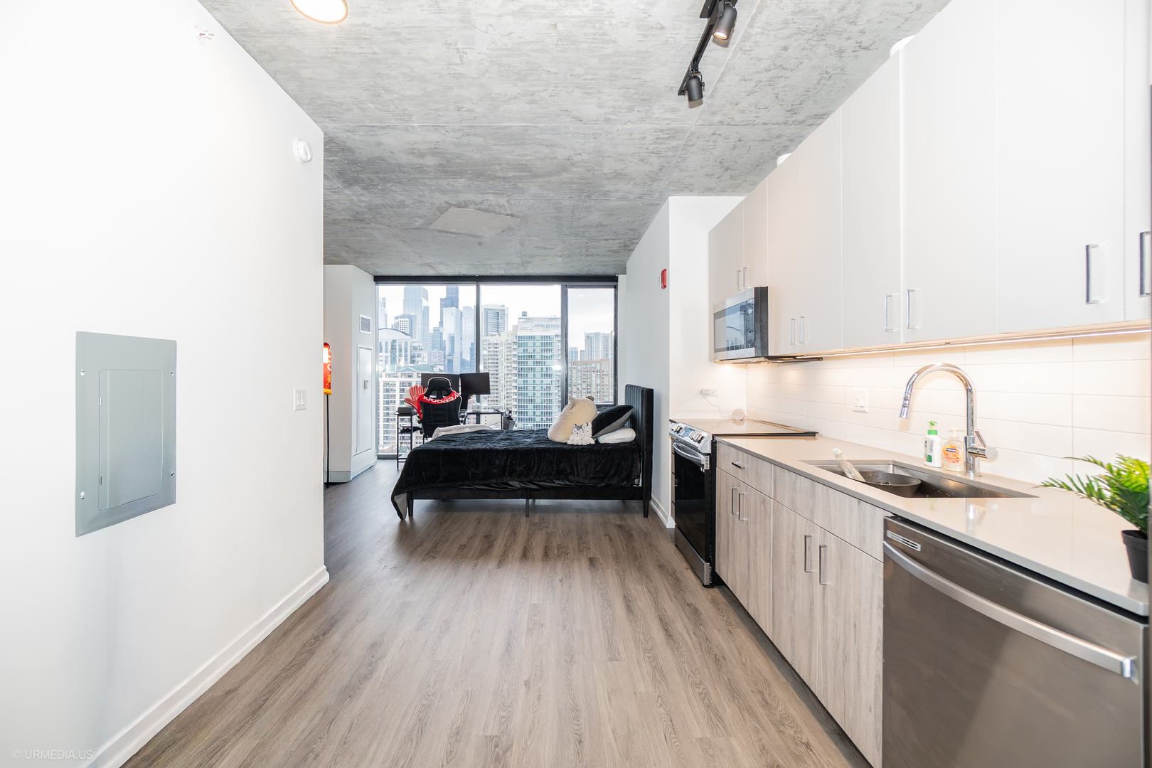 808 North Cleveland Avenue, Unit 1608 Chicago, IL 60610 - Photo 2 of 20 a sitting area with wooden floor