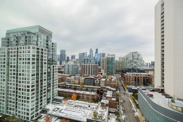 $2,500 | 808 North Cleveland Avenue, Unit 1608, Chicago, IL 60610