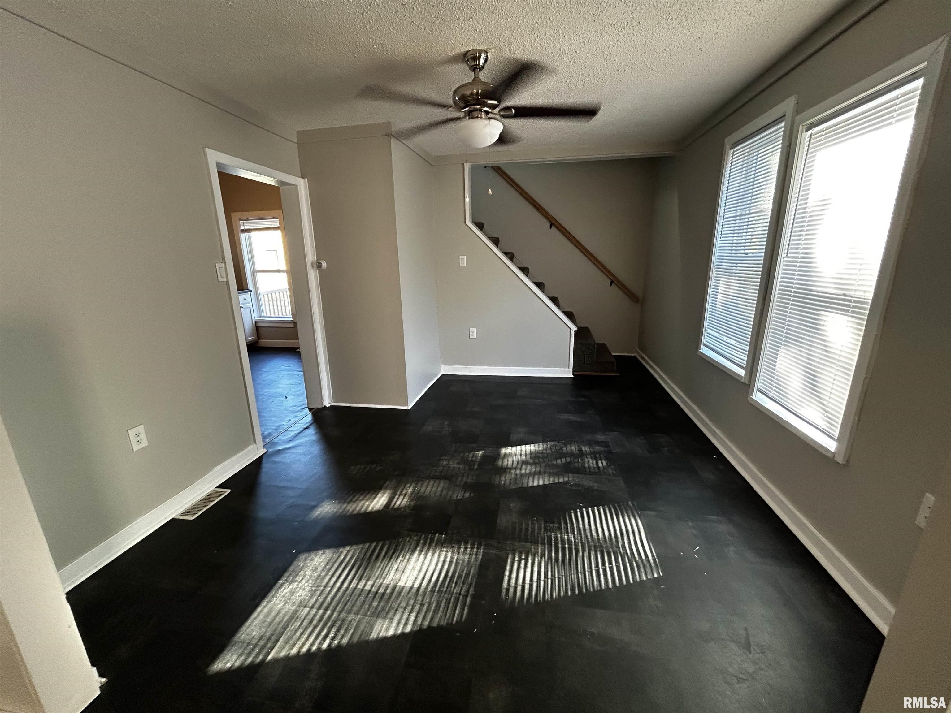 1822 North Sheridan Road Peoria, IL 61604 - Photo 7 of 16