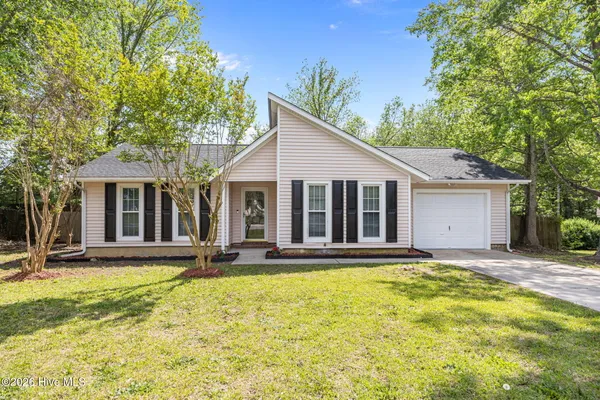 $245,000 | 104 Lanell Court, Hubert, NC 28539