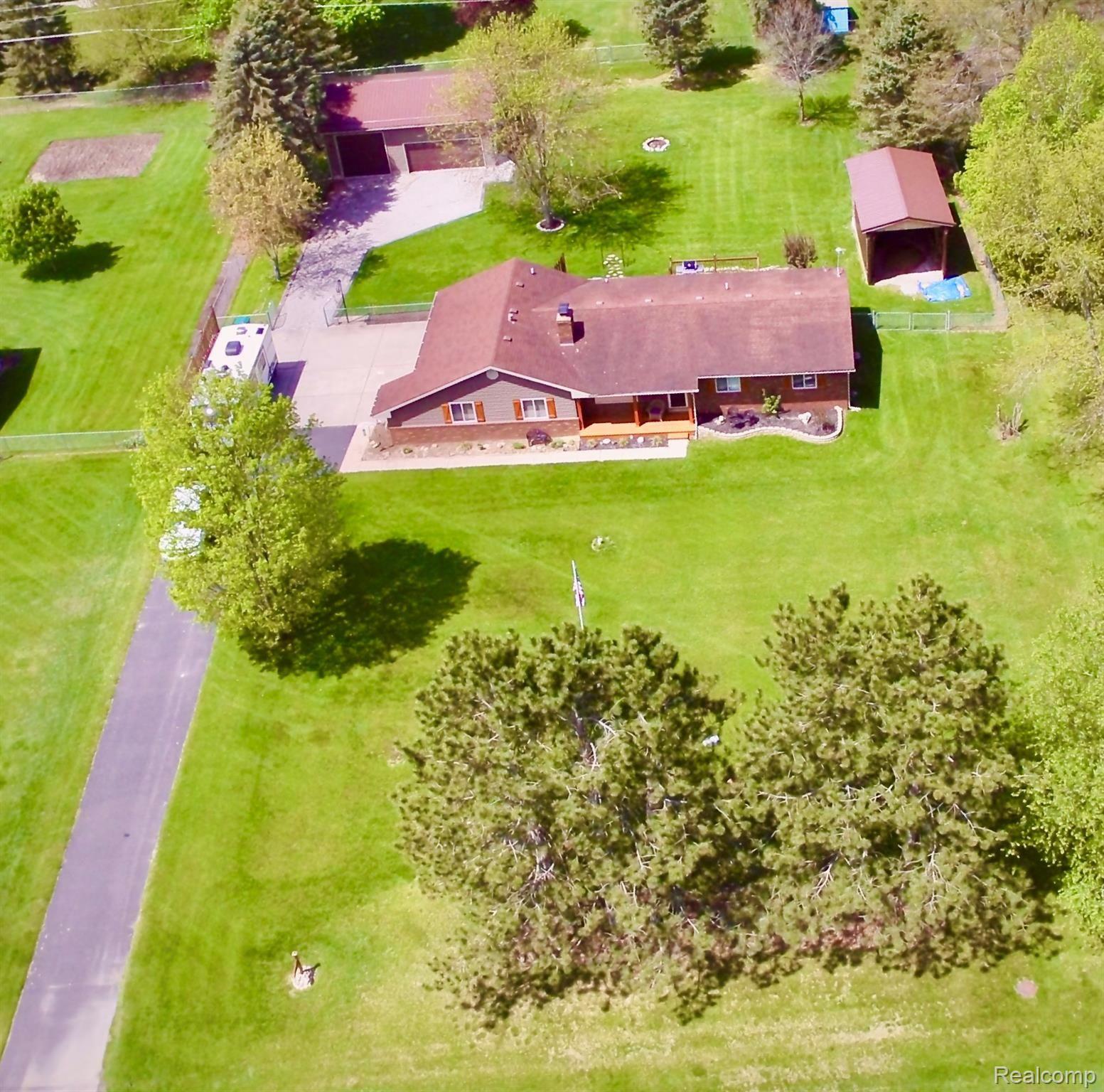 1188 Peavy Road Howell, MI 48843 - Photo 3 of 38 37BC4803-3A08-495F-BC3E-931E15401CBA.jpeg