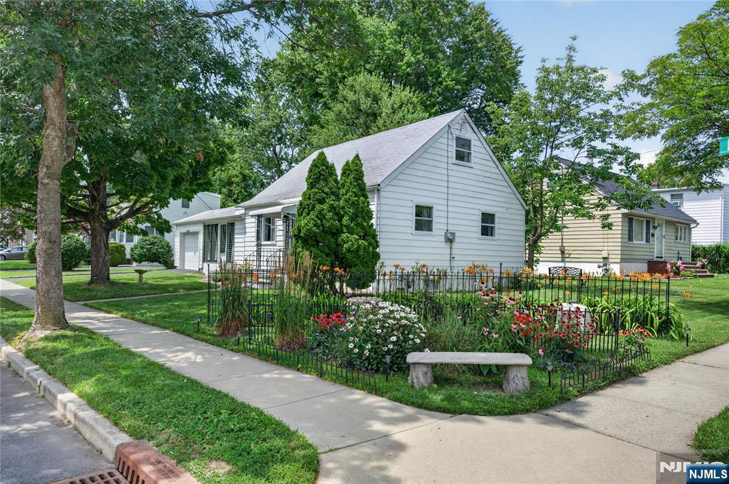 6 Elm Hill Road Clifton, NJ 07013 - Photo 3 of 38