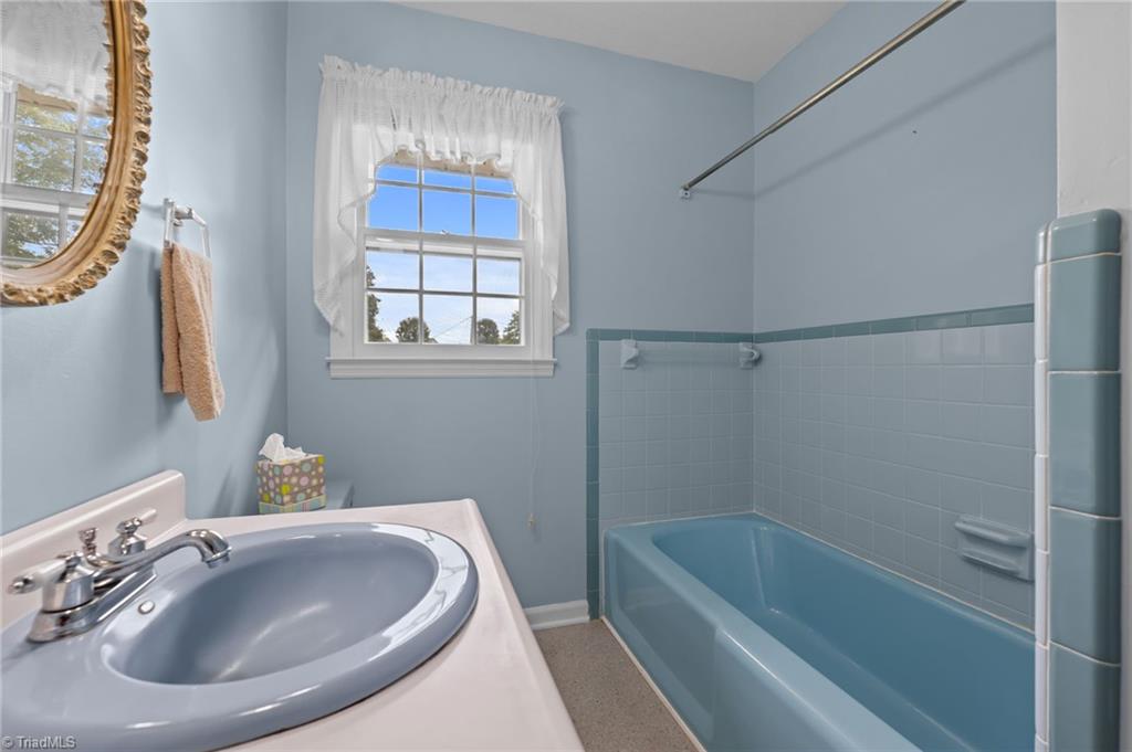 1843 Weant Road High Point, NC 27263 - Photo 15 of 30