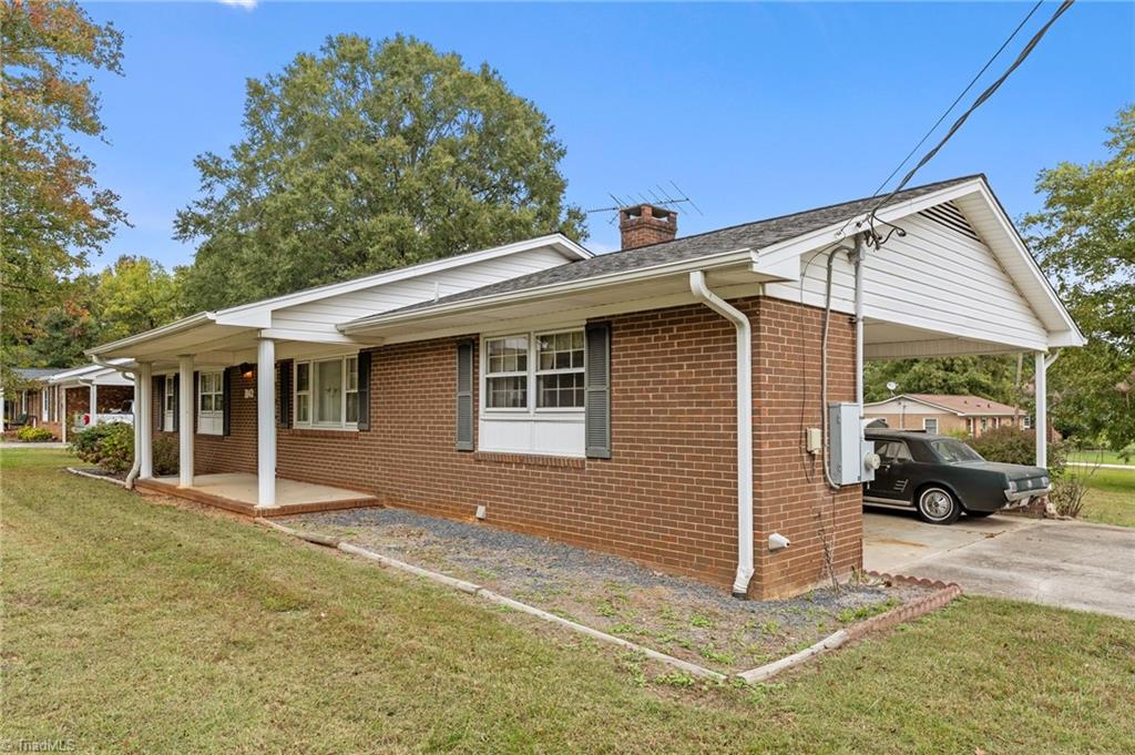 1843 Weant Road High Point, NC 27263 - Photo 3 of 30