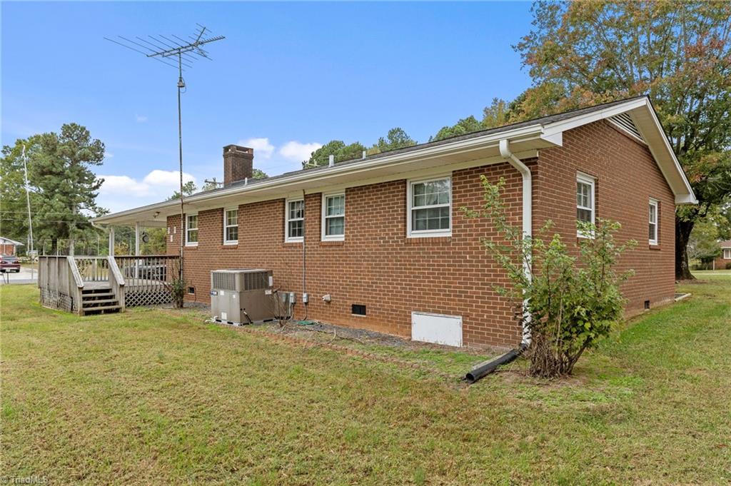 1843 Weant Road High Point, NC 27263 - Photo 5 of 30