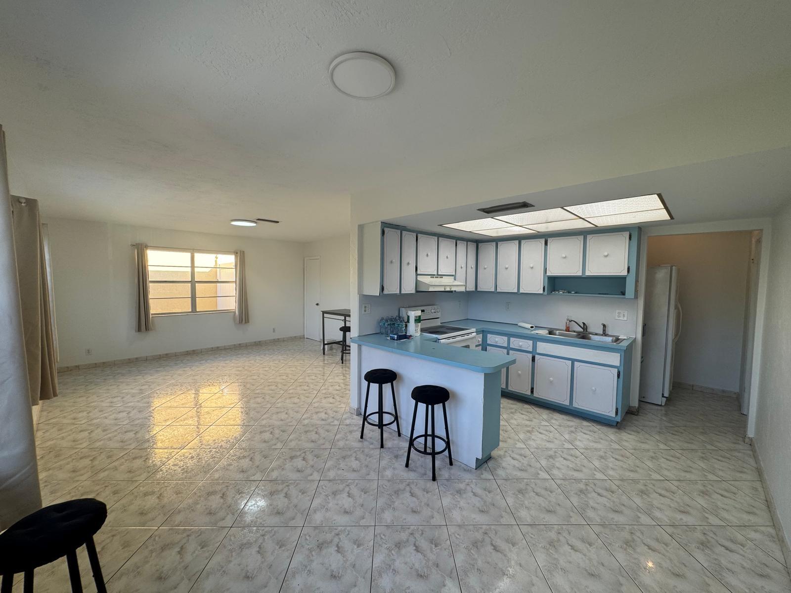 452 West Royal Palm Road Boca Raton, FL 33432 - Photo 2 of 14 8fed03f0-3af9-40a4-9ba8-d90f5344061f