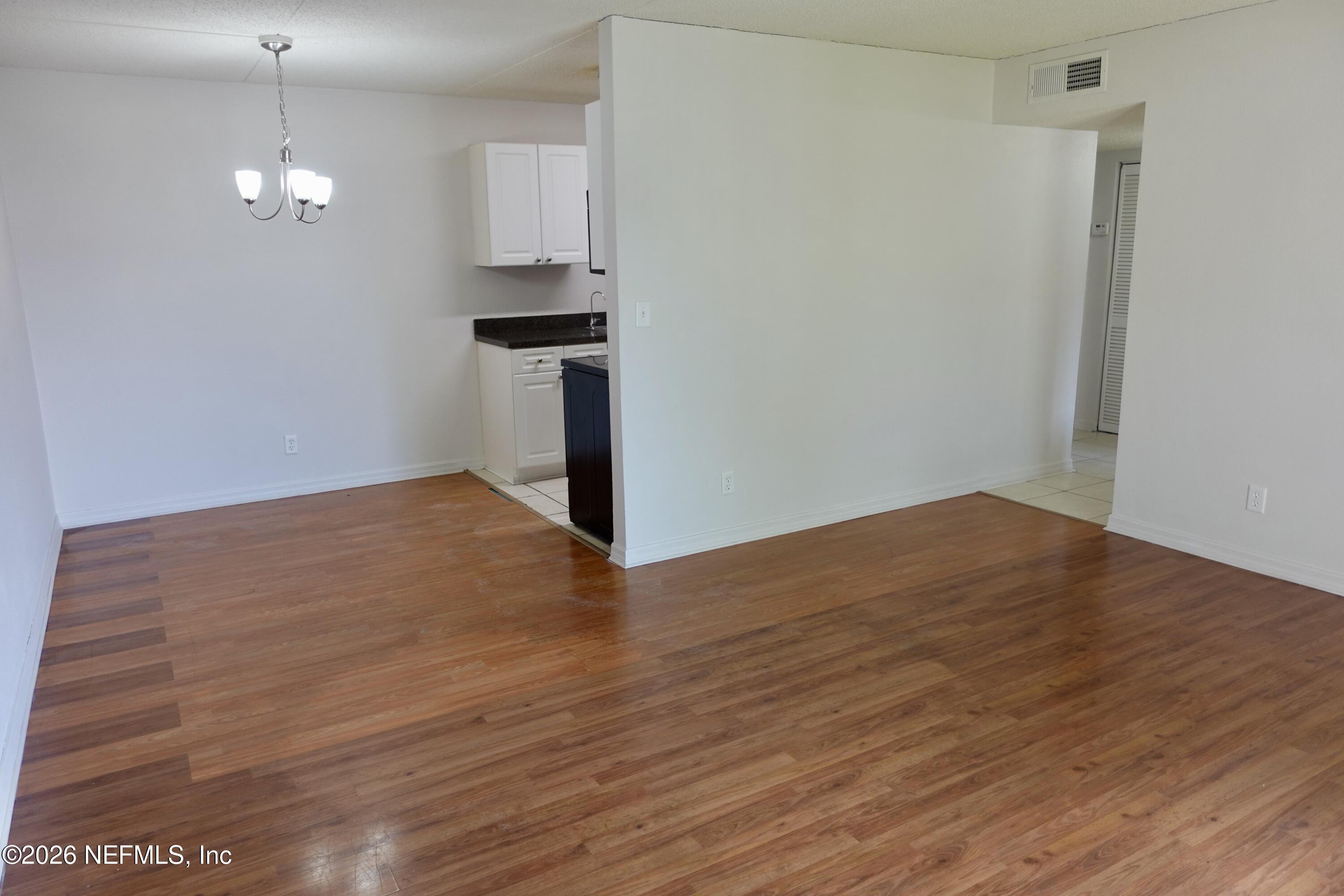 355 Monument Road, Unit 20 D2 Jacksonville, FL 32225 - Photo 6 of 14 Living Area