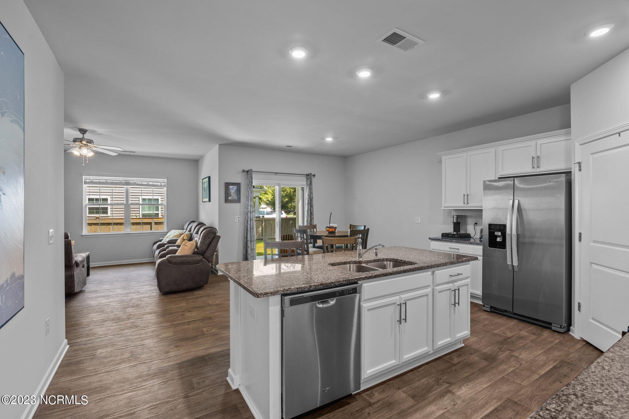 211 Frida Road New Bern, NC 28560 - Photo 8 of 38 Kitchen Island