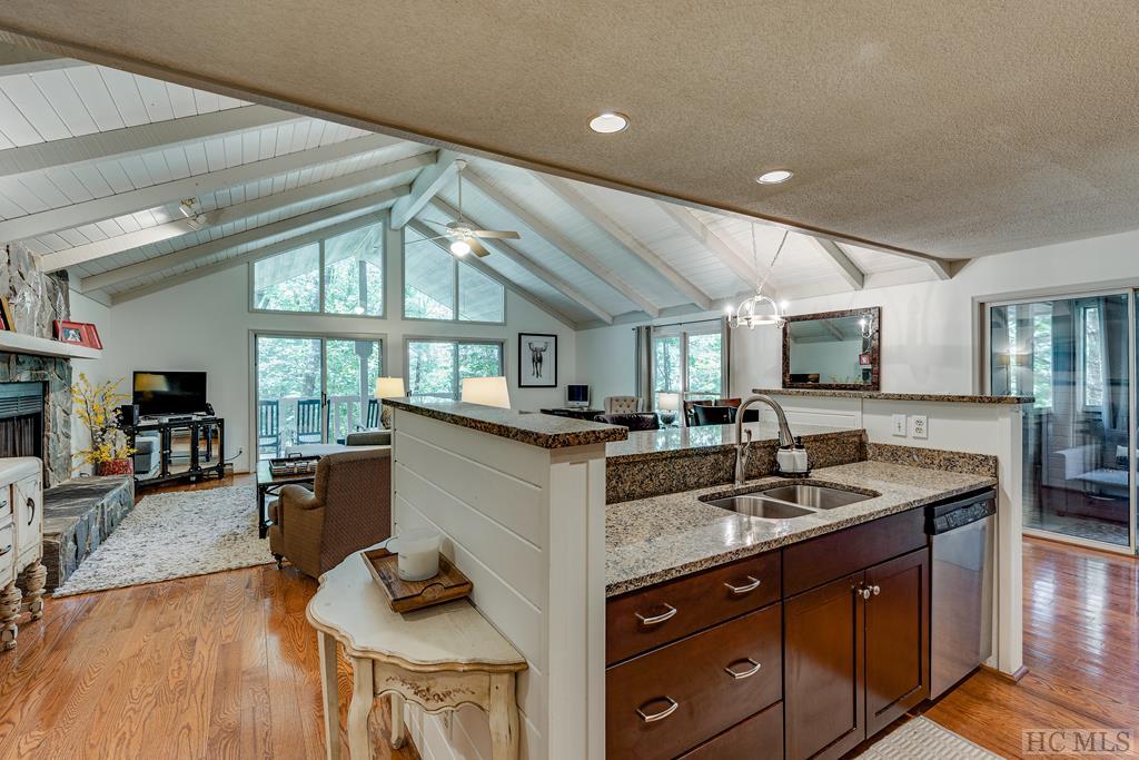 199 Oak Road Highlands, NC 28741 - Photo 8 of 27 Gallery Image 8