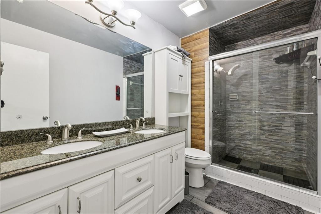 562 Rimrock Trail Stone Mountain, GA 30083 - Photo 14 of 23