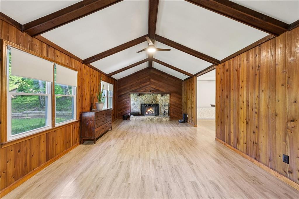 562 Rimrock Trail Stone Mountain, GA 30083 - Photo 5 of 23