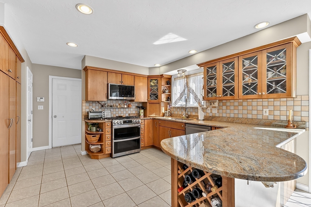 11 Rob's Lane Sharon, MA 02067 - Photo 11 of 42