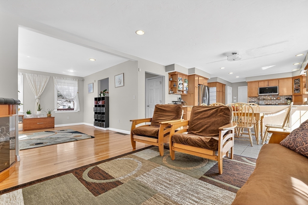 11 Rob's Lane Sharon, MA 02067 - Photo 5 of 42