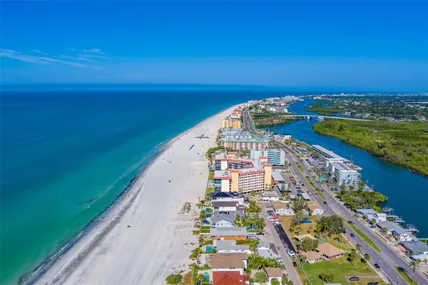 $4,500 | 18304 Gulf Boulevard, Unit 102, Redington Shores, FL 33708