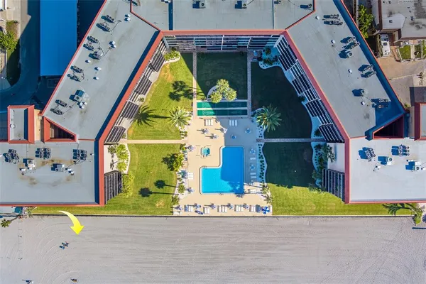 $4,500 | 18304 Gulf Boulevard, Unit 102, Redington Shores, FL 33708