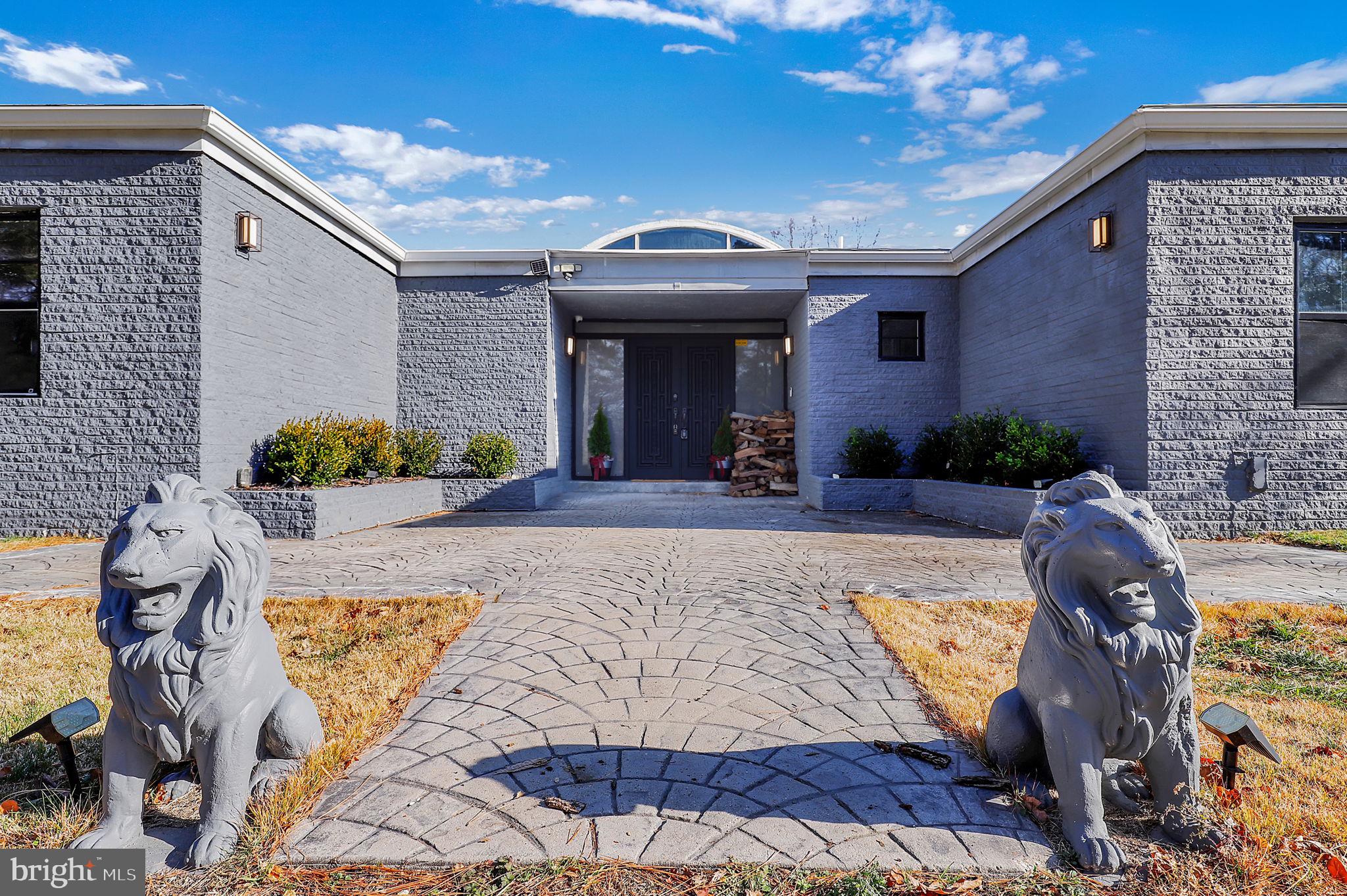2919 Davidsonville Road Davidsonville, MD 21035 - Photo 5 of 63 a view of a house with a tub
