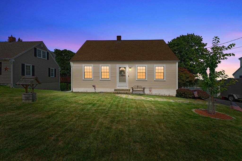 7 Davis Road Auburn, MA 01501 - Photo 1 of 42 Gallery Image 1