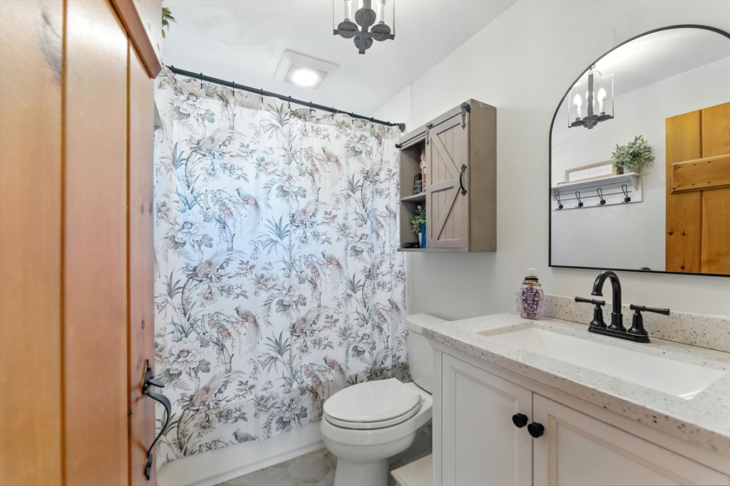 7 Davis Road Auburn, MA 01501 - Photo 16 of 42 Gallery Image 16
