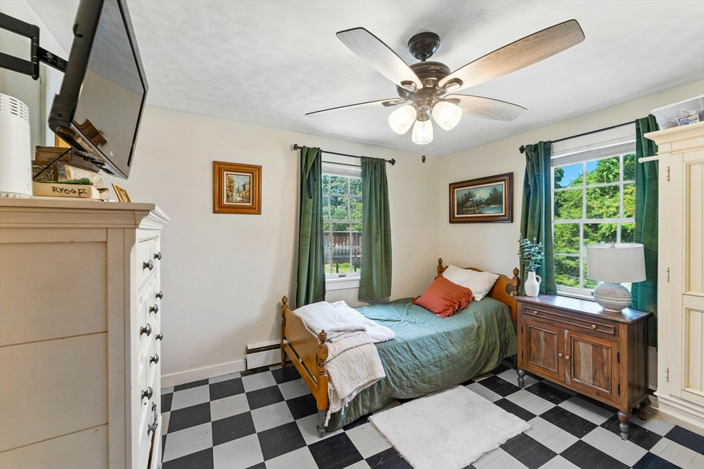 7 Davis Road Auburn, MA 01501 - Photo 18 of 42 Gallery Image 18