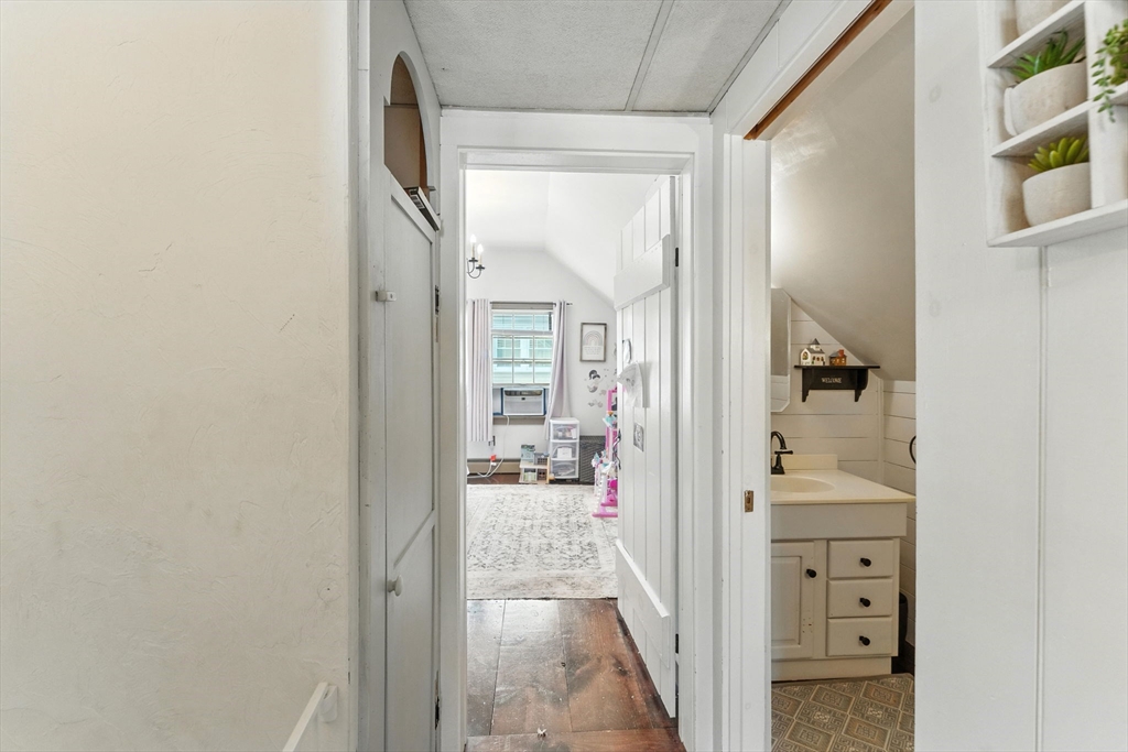 7 Davis Road Auburn, MA 01501 - Photo 24 of 42 Gallery Image 24