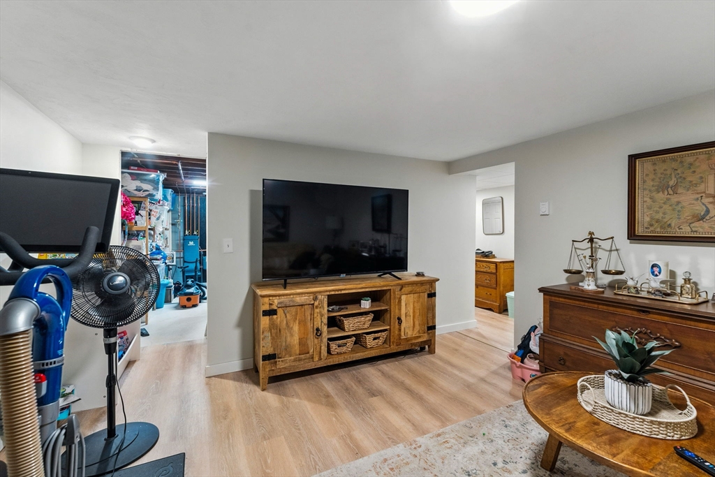 7 Davis Road Auburn, MA 01501 - Photo 31 of 42 Gallery Image 31
