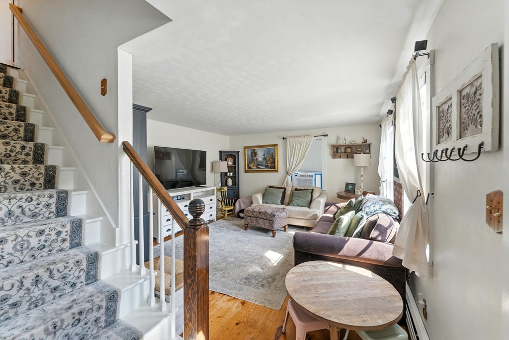 7 Davis Road Auburn, MA 01501 - Photo 5 of 42 Gallery Image 5