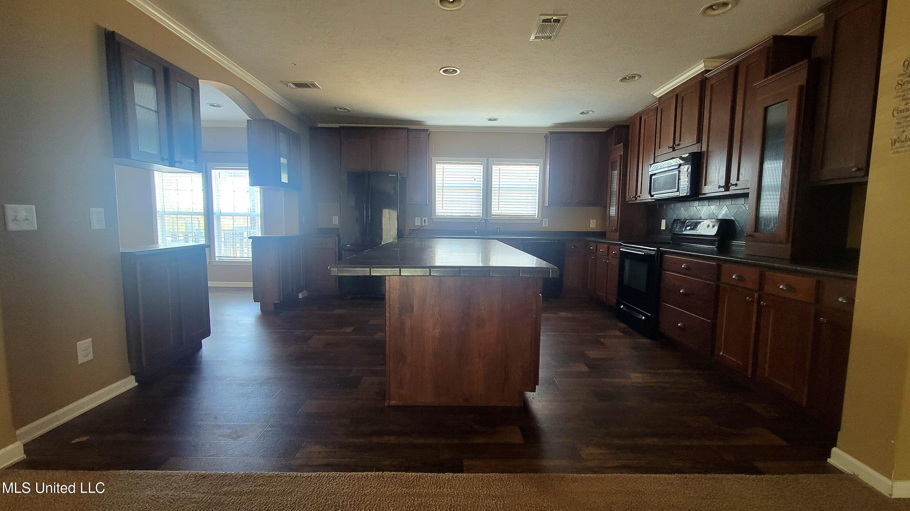 996 Montrose Road Lake, MS 39092 - Photo 10 of 22 20251220_102353