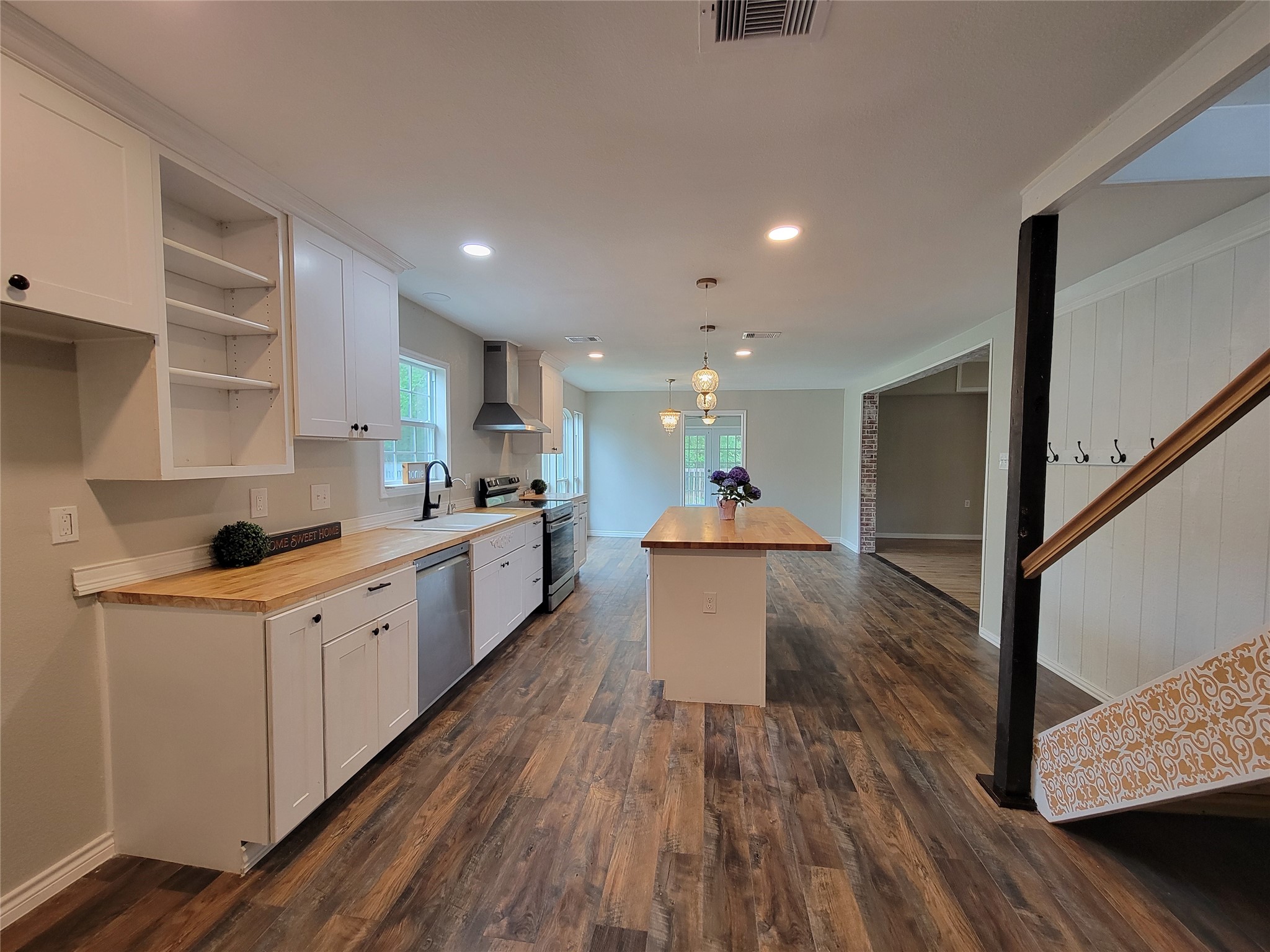 13534 Walker Road Conroe, TX 77302 - Photo 12 of 46