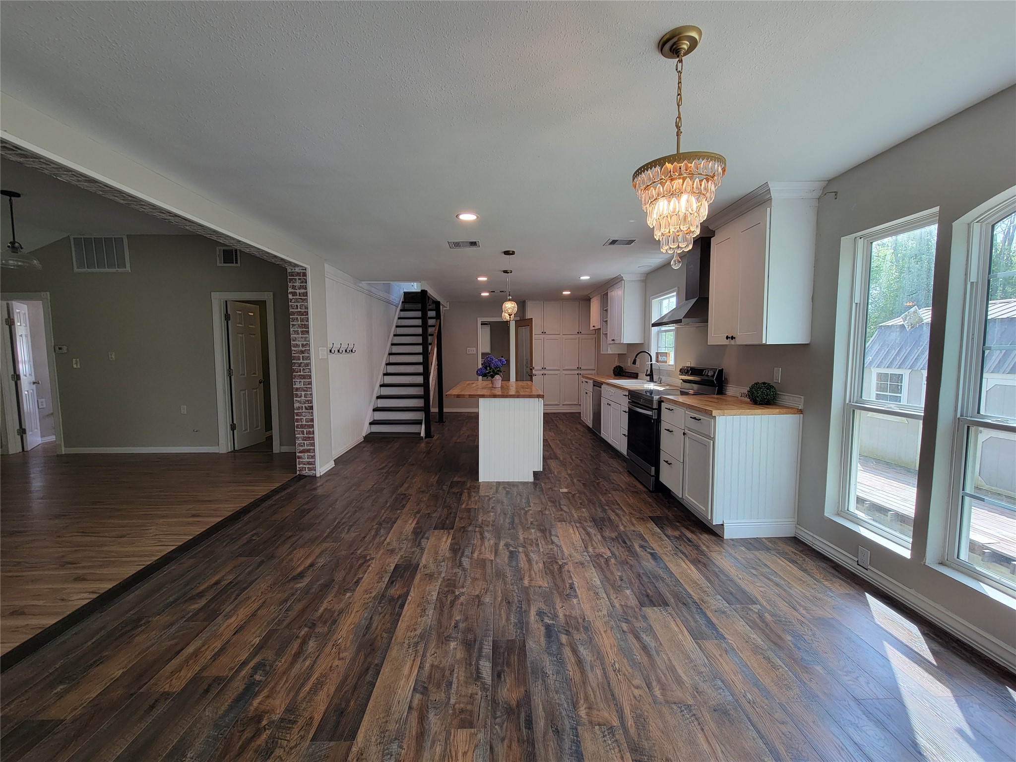 13534 Walker Road Conroe, TX 77302 - Photo 15 of 46