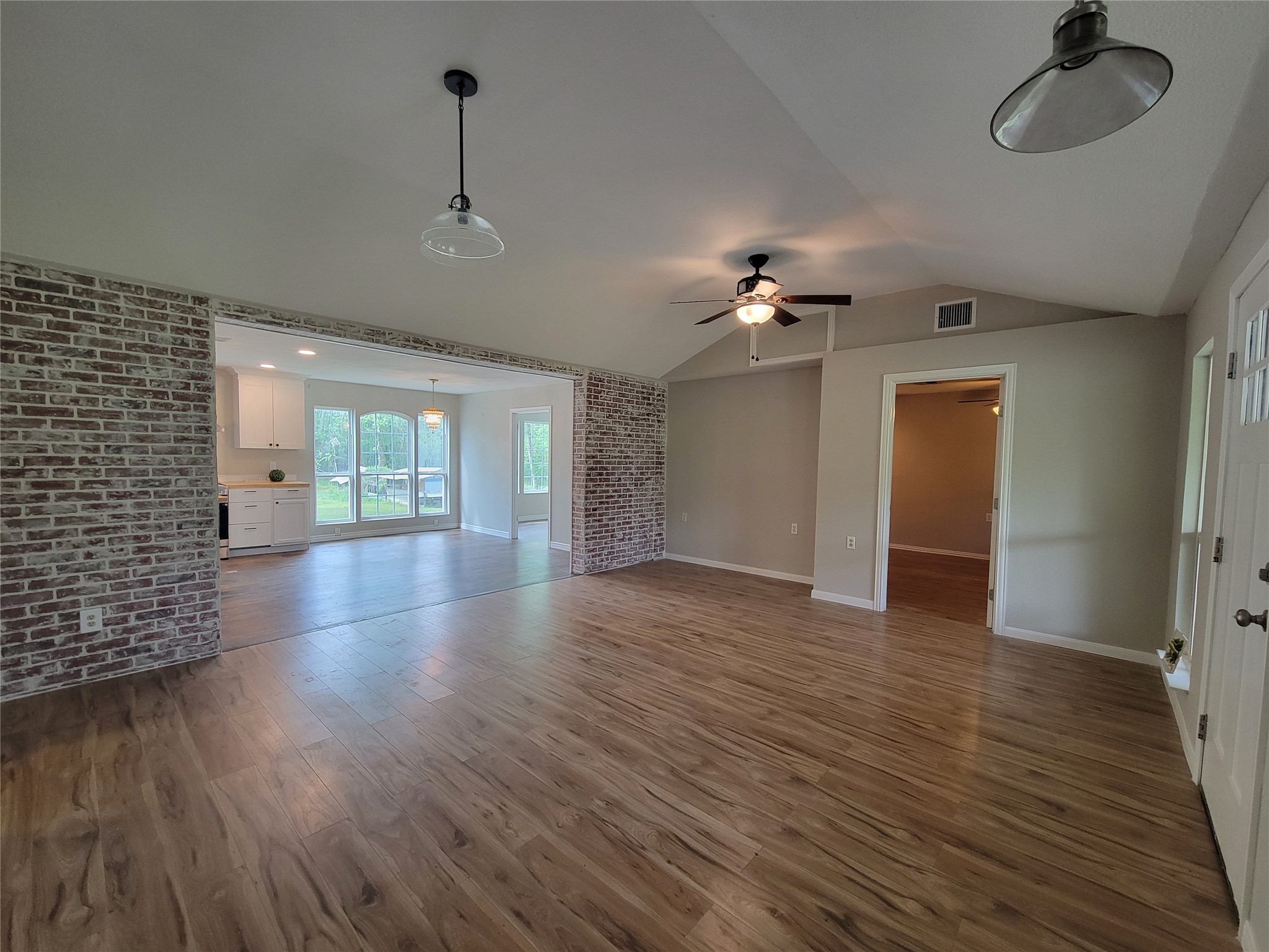 13534 Walker Road Conroe, TX 77302 - Photo 9 of 46