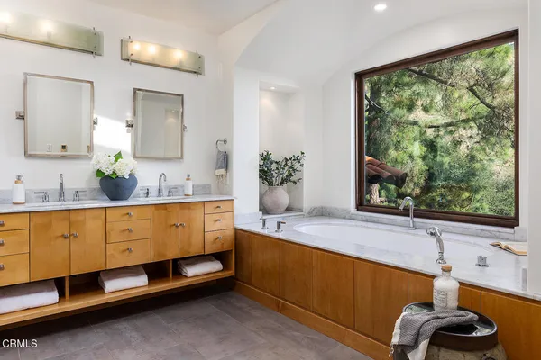 $3,995,000 | 2217 Crescent Drive, Altadena, CA 91001