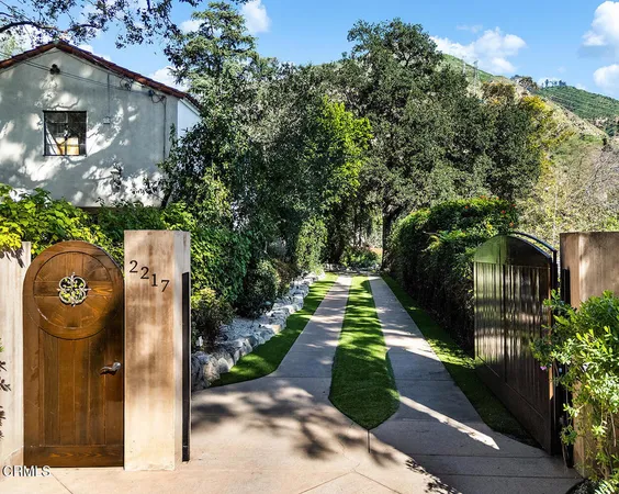 $3,995,000 | 2217 Crescent Drive, Altadena, CA 91001