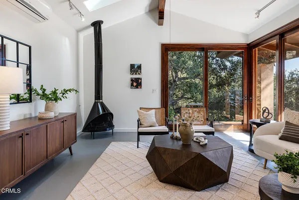 $3,995,000 | 2217 Crescent Drive, Altadena, CA 91001