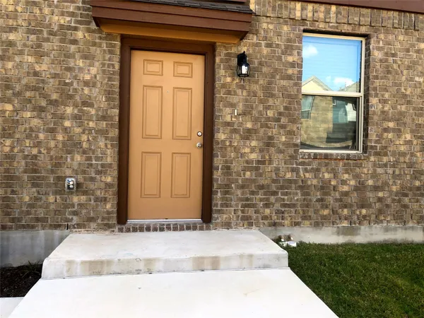 $1,969 | 1001 Zodiac Lane, Unit 58, Round Rock, TX 78665