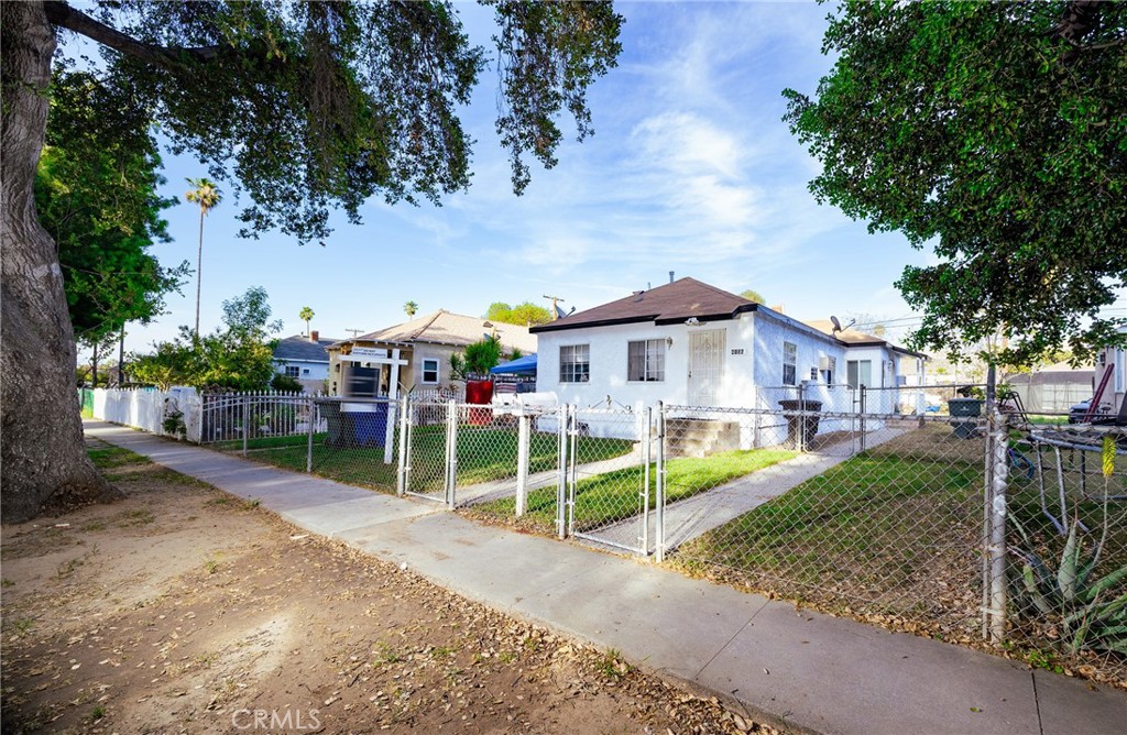 4156 Dwight Avenue Riverside, CA 92507 - Photo 4 of 8 a view of a park with iron fence