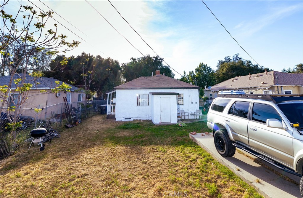 4156 Dwight Avenue Riverside, CA 92507 - Photo 5 of 8 a view of a back yard of the house