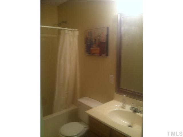 5507 Fieldcross Court Raleigh, NC 27610 - Photo 3 of 21 Gallery Image 3